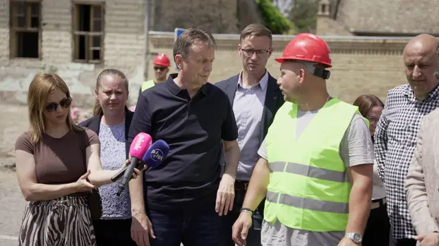 Apatin - ministar Glišić obišao radove na rekonstrukciji vodovodne mreže /foto:RINA