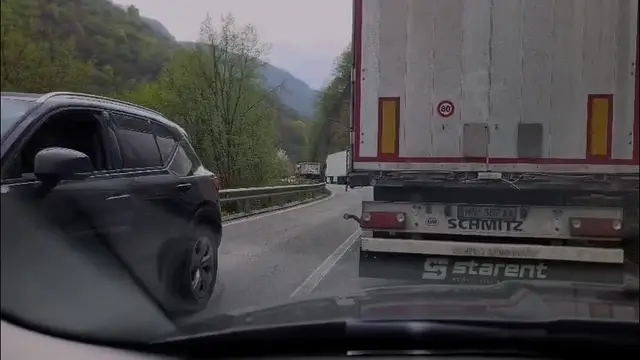 Crna Gora – Kilometarske kolone na graničnim prelazima Gostun i Dobrakovo
