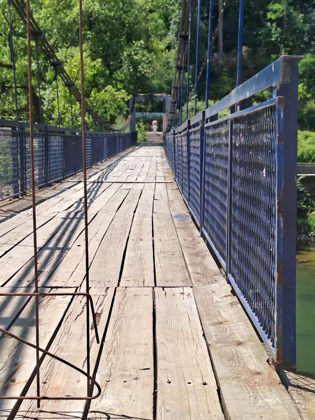 Viseći most preko Lima u starom Priboju zatvoren do daljeg/ Foto: Opština Priboj