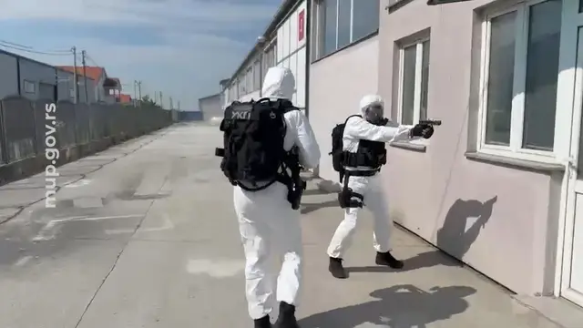 batajnica-laboratorija-za-uzgoj-marihuane-foto-printscreen-mup-srbije_1.1.2.jpg