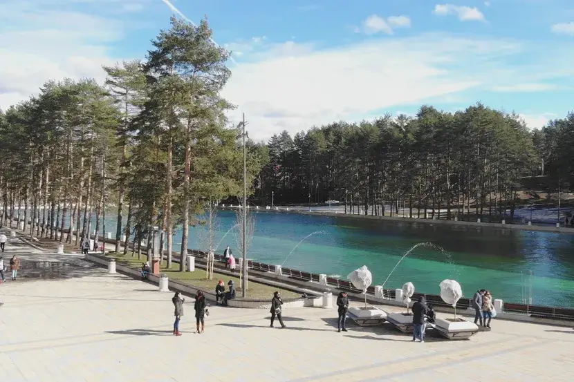 Ovo je najposećenija tačka Srbije, a malo ko zna kako je nastala: Zlatiborsko jezero napravljeno na inicijativu dva uticajna prijatelja - plaćeno tadašnjih 400.000 dinara