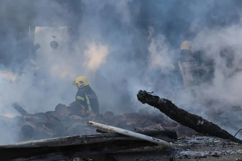 Ogroman požar zahvatio strugaru u selu kod Ivanjice: Vatrogasci-spasioci odmah stigli na lice mesta, sprečili katastrofu