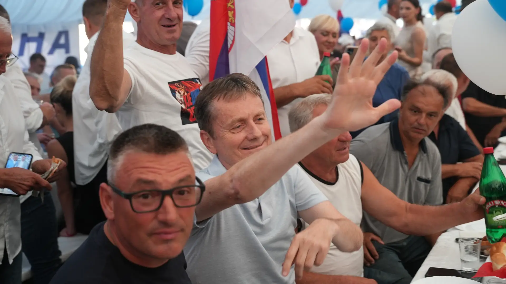 Ljudi su spremni, čekaju da kažeš datum i idemo da pobedimo: Snažna poruka predsedniku poslata iz Uba, Glišić poručio - ne damo da lažima ruše Srbiju (FOTO)