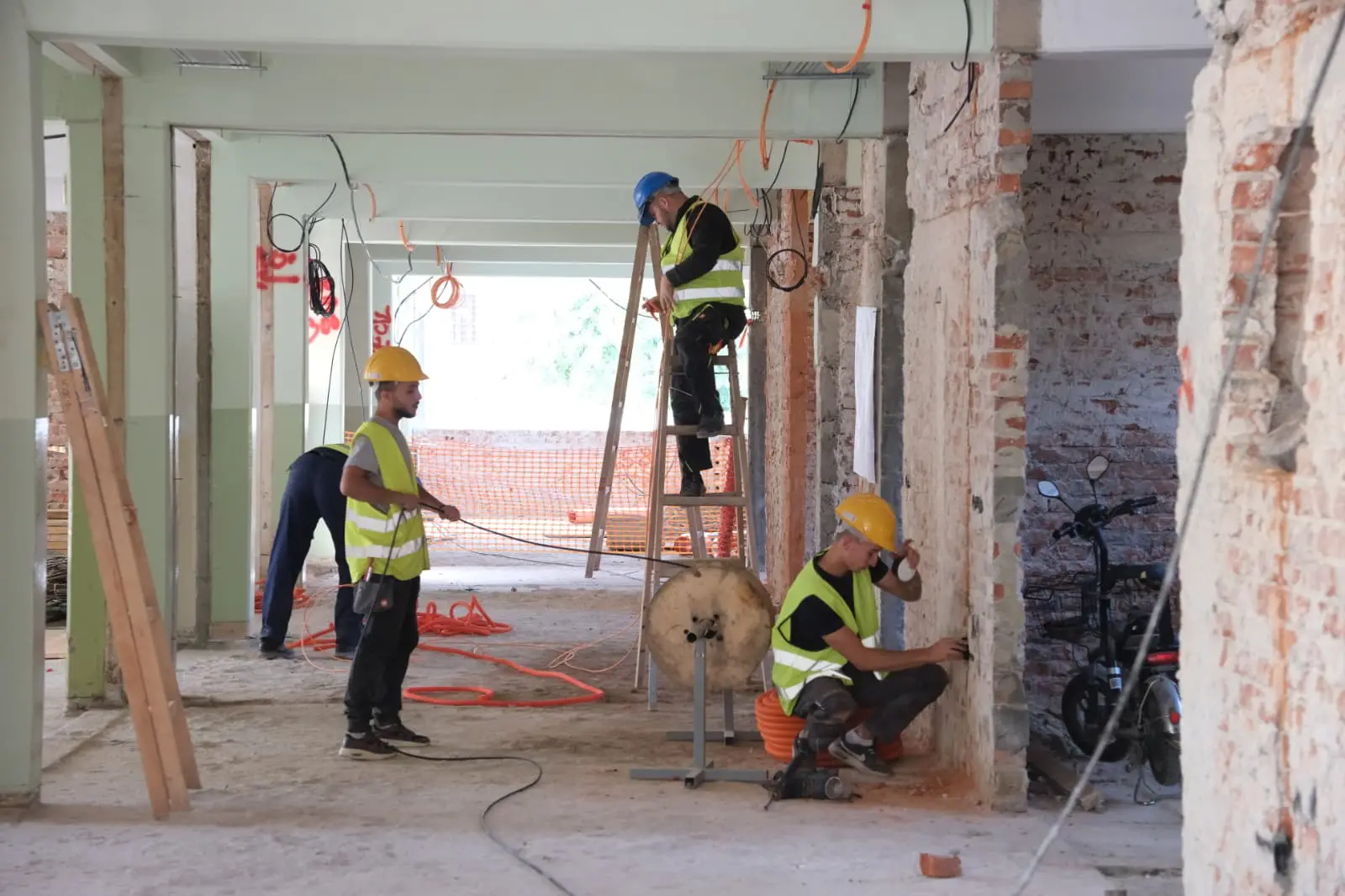 Leskovac dobija jedan od najmodernijih dečjih dispanzera u Srbiji: Investicija od 656 miliona, na rekonstrukciju se čekalo šest ipo decenija (FOTO)