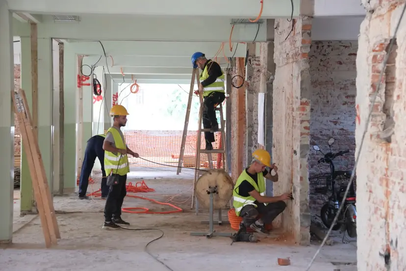 Leskovac dobija jedan od najmodernijih dečjih dispanzera u Srbiji: Investicija od 656 miliona, na rekonstrukciju se čekalo šest ipo decenija (FOTO)