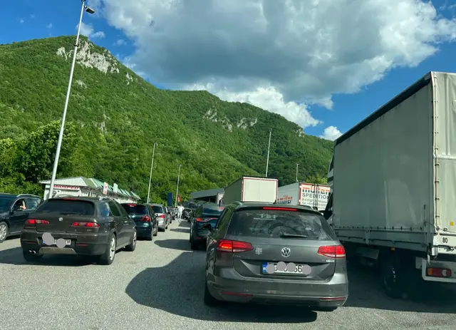 Gužve na graničnim prelazima, radovi na ovim autoputevima u Srbiji/ Foto: RINA