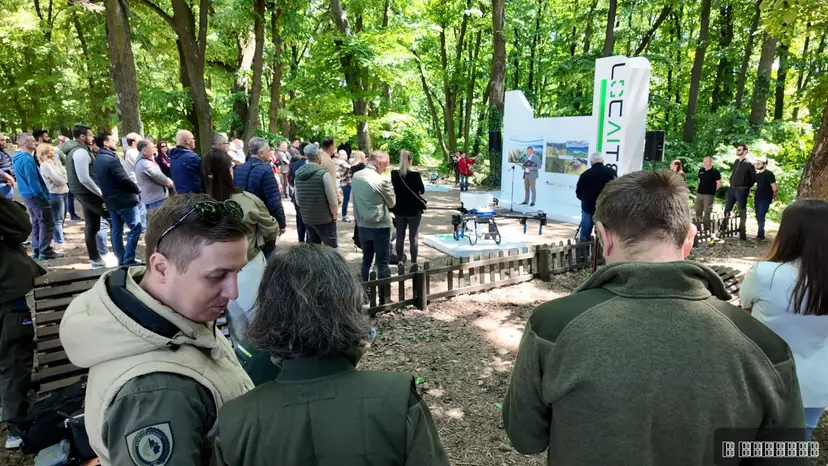 Ovo su "leteći gorani" koji menjaju sve: Na Fruškoj Gori ispisana istorija - izvršeno prvo pošumljavanje iz drona u Srbiji ikada (FOTO)