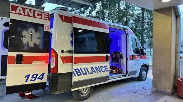 Užas u Čačku, traktor priklještio momka: Mladić (21) sa teškim povredama završio na intenzivnoj nezi, lekari mu se bore za život