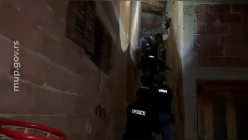 Uhapšen osumnjičeni za krijumčarenje bombi, bacača i automatskih pušaka kod Niša