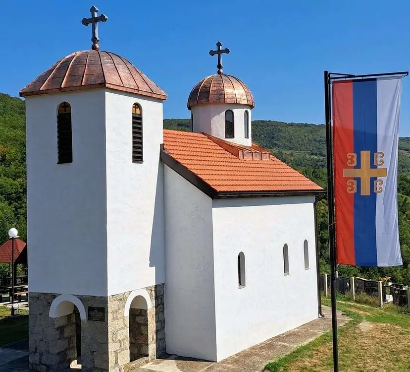 Ovo je najstarija crkva u Eparhiji Mileševskoj: Posvećena svecima Petru i Pavlu ovog jula proslavlja čak 180 godina postojanja - duhovni je svetionik za stotine meštana (FOTO)