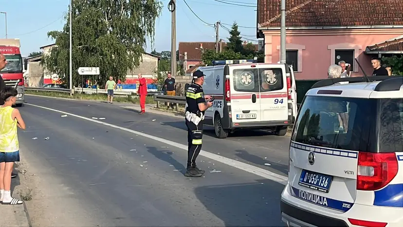 Ženi koju je udarilo sanitetski vozilo lekari se i dalje bore za život: Smeštena je u jedinicu Intezivne nege