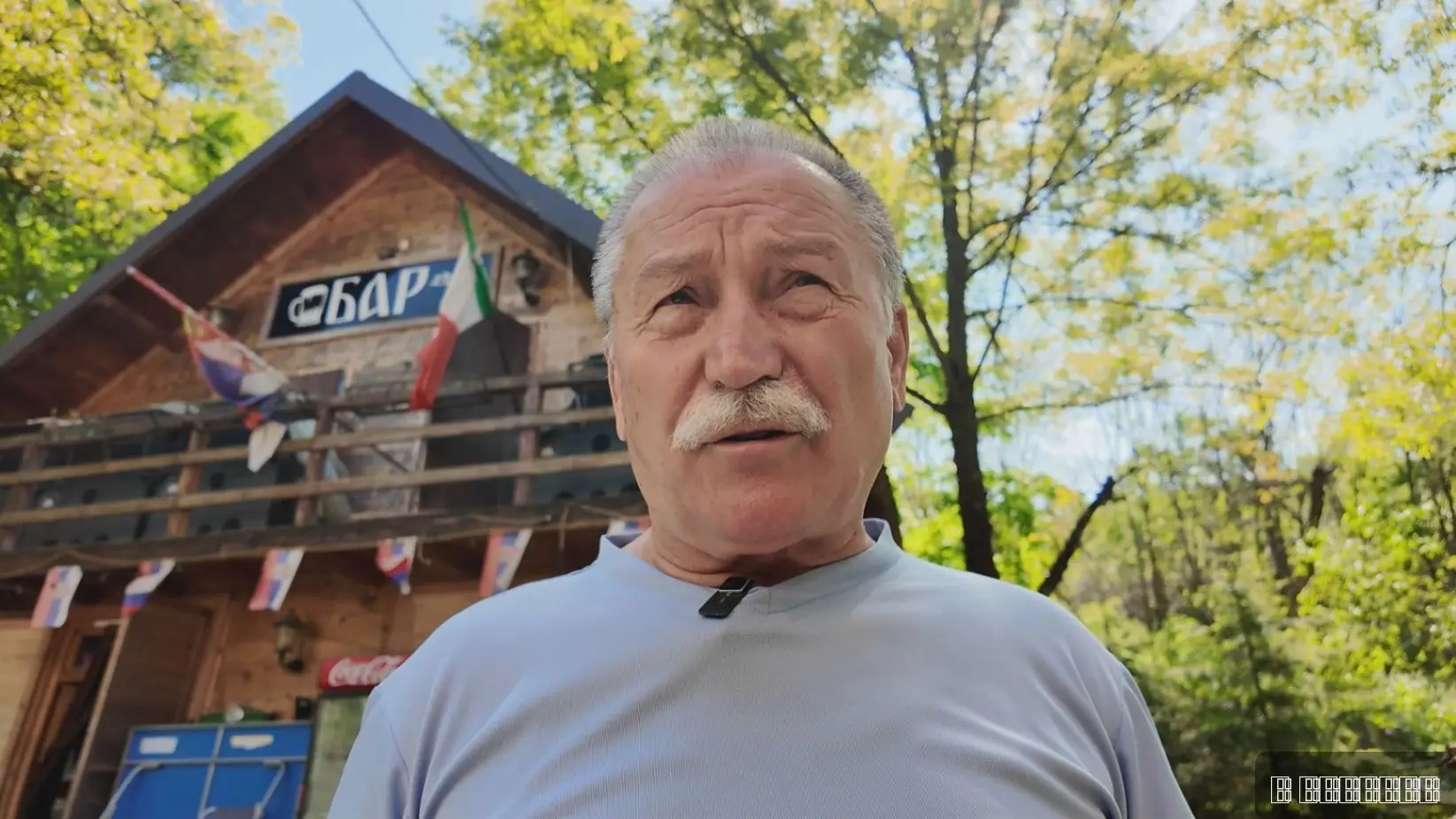 Da li je ovo "najluđi" i najhrabriji Srbin ikada: Slavomir motornim zmajem '99 godine upao u vojnu bazu u Avijanu - hteo da ih gađa flašom punom urina (FOTO)