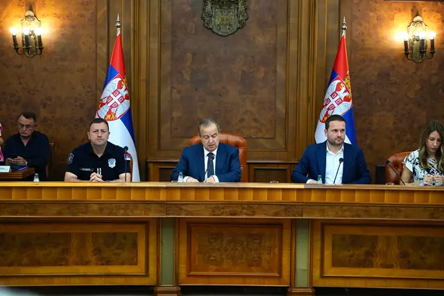 Vanredna sednica Republičkog štaba za vanredne situacije - Foto: Ministarstvo unutrašnjih poslova Srbije