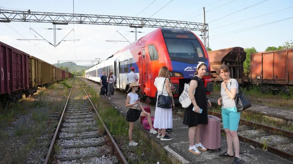 Obustavljen saobraćaj svih vozova u Srbiji: Putnici se mole da najnovije informacije prate putem zvaničnog sajta
