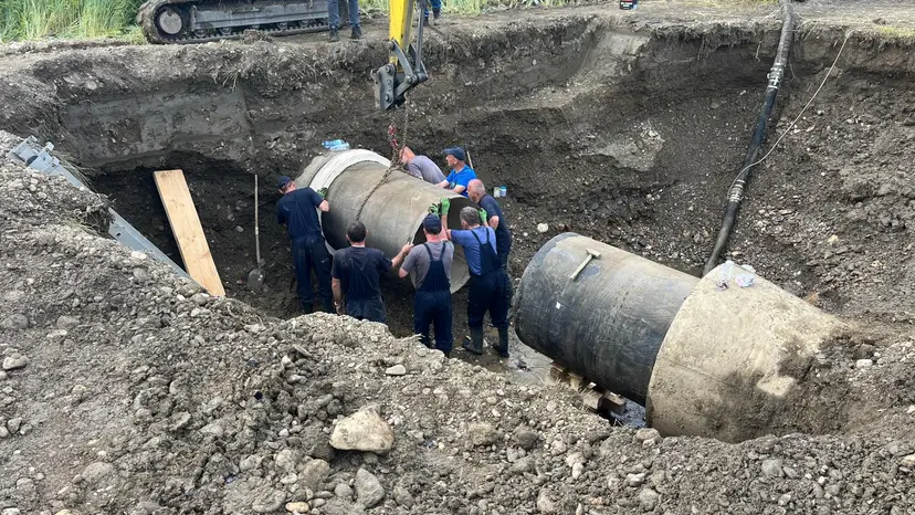 Ova cev ostavila je bez vode preko 100.000 ljudi u Zapadnoj Srbiji: Ekipe se nadljudskim naporima bore da što pre reše novi kvar, oglasili se iz JP Rzav