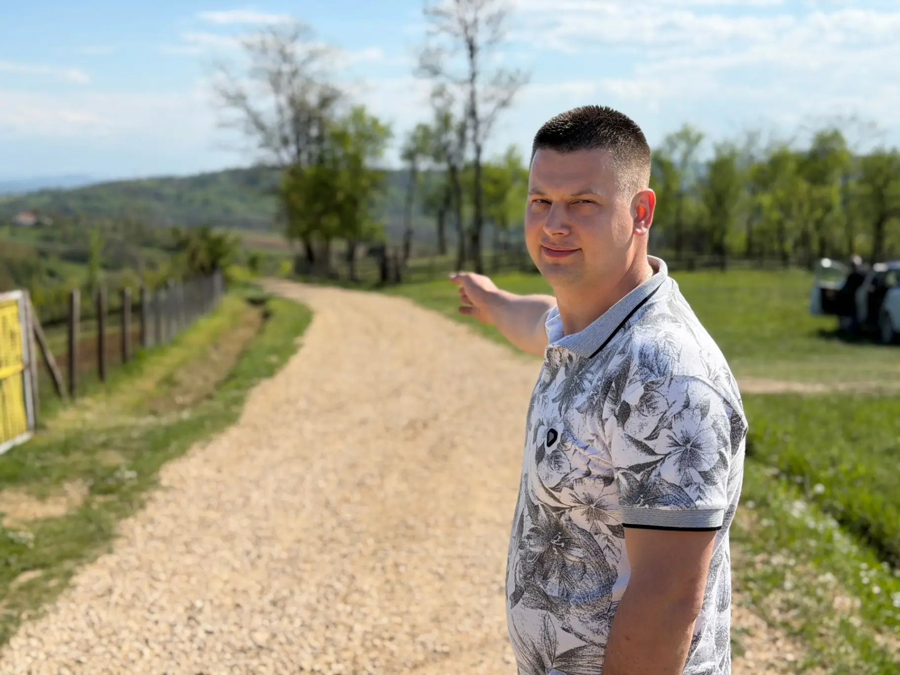 Mladi Dragačevci ostaju na dedovini i lepo žive: Đorđe poručuje - svi veliki problemi su nam rešeni, sada čekamo vrtić jer je dece sve više (FOTO)