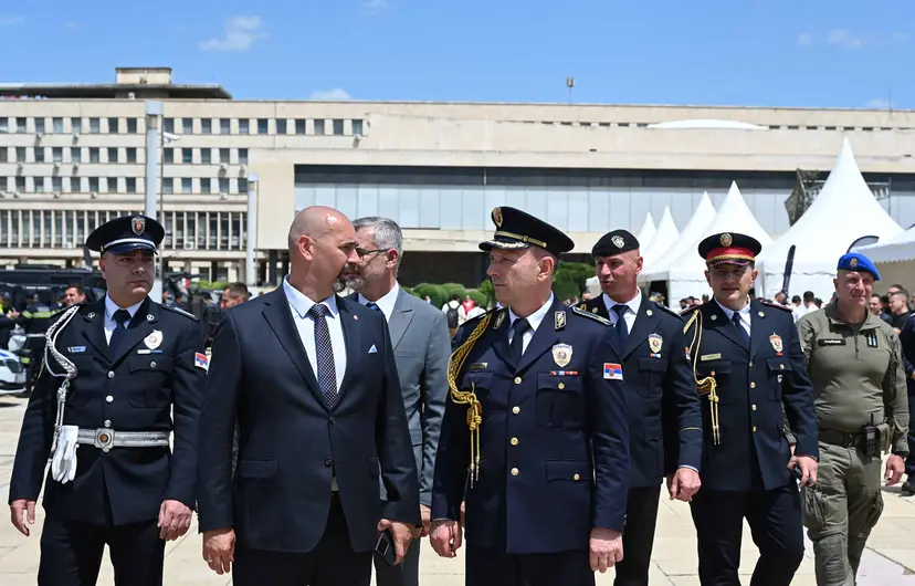 Vučić policajcima poručio iz Palate Srbija: Neću dozvoliti da policija bude ponižena i da izgubi svoje nadležnosti (FOTO)