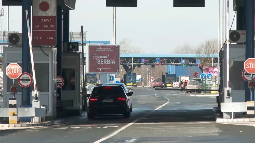 Kolone kilometarske: Kamioni čekaju i po pet sati na izlazu iz Srbije, najkritičnije na Horgošu i Batrovcima
