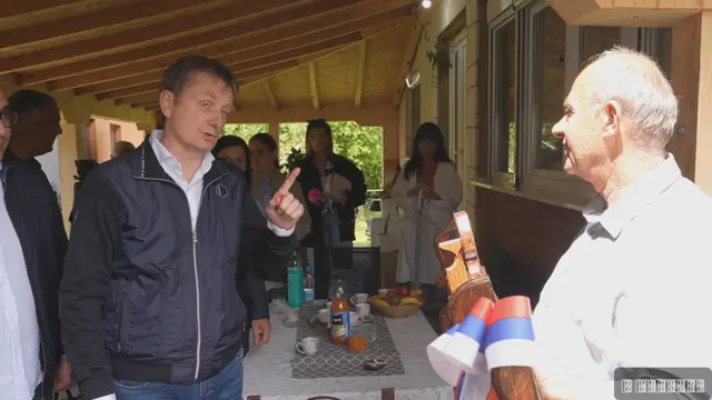 Ministar Glišić posetio domaćine u selu Čukojevac, foto: RINA