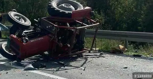 Teška nesreća kod Bijelog Polja: Poginuo muškarac prilikom prevrtanja motokultivatora