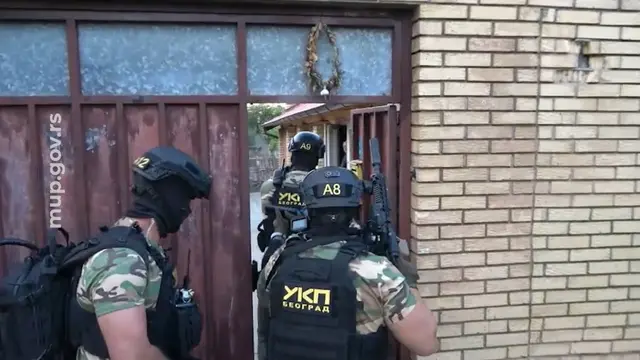 Hapšenje zbog sumnje na paljenje više motocikala - Foto: Printscreen/Ministarstvo unutrašnjih poslova Srbije