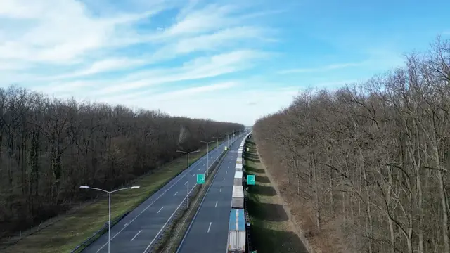 Velike gužve na granici Šid/ Foto: RINA