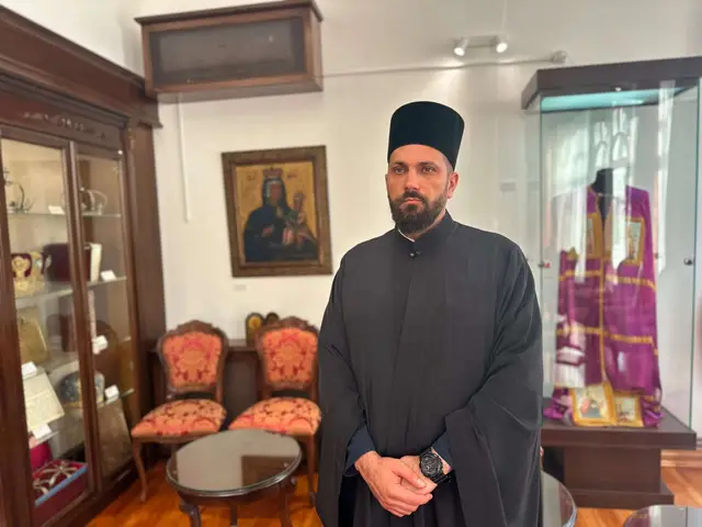 Prijemno-izložbeni salon u čačanskom hramu je prava riznica / foto: RINA