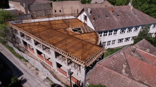 Subotica – Glišić obišao radove u OŠ „Đuro Salaj”  Foto RINA 
