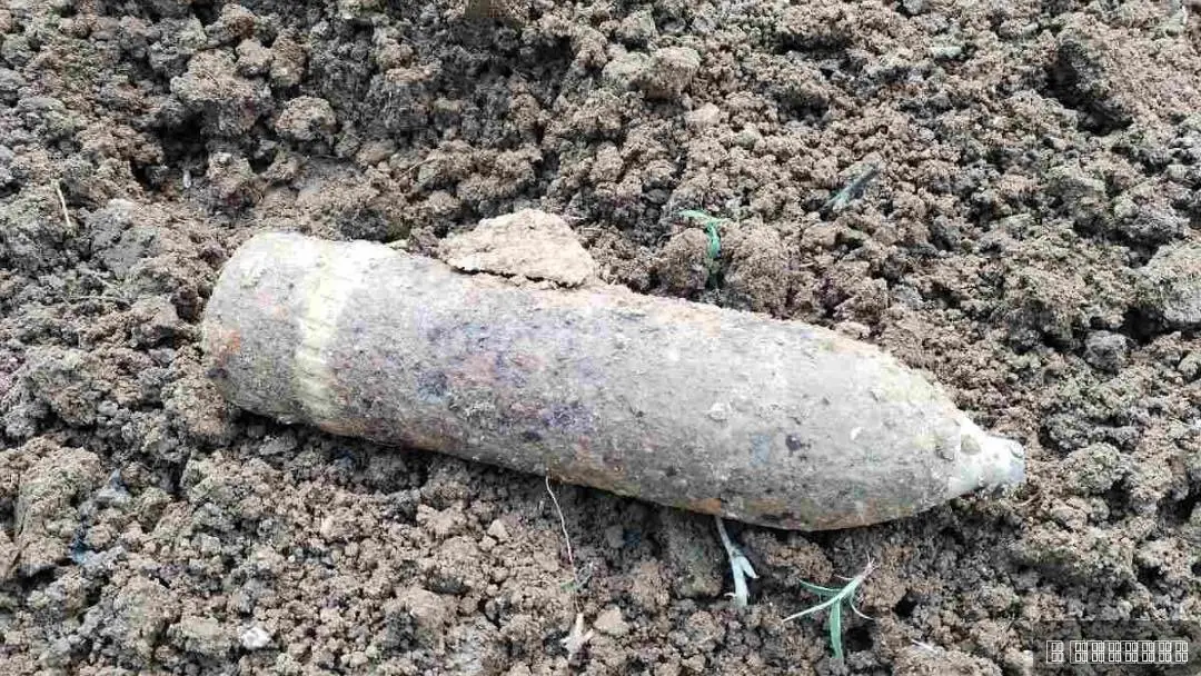 Granata izorana u vinogradu kod Jagodine, meštani uznemireni: Policija odmah reagovala, obezbedjuje se lice mesta (FOTO)