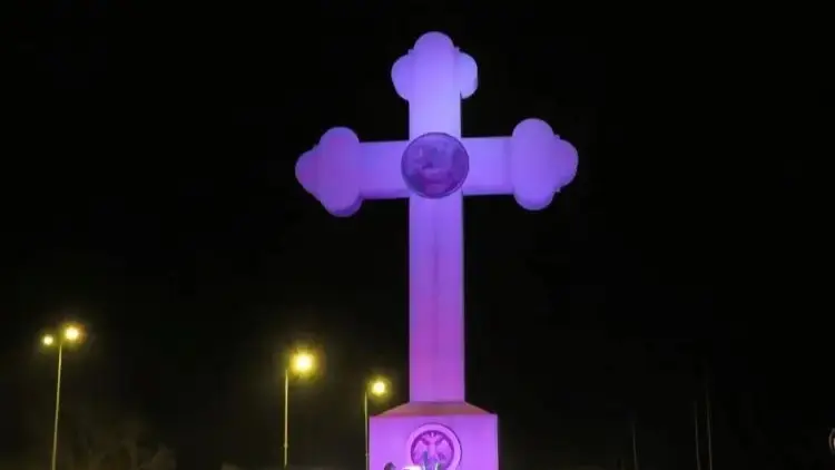 Simbol pravoslavlja zasijao ljubičasto: To je znak podrške za obolele od teške bolesti - bravo za ovaj potez (FOTO)