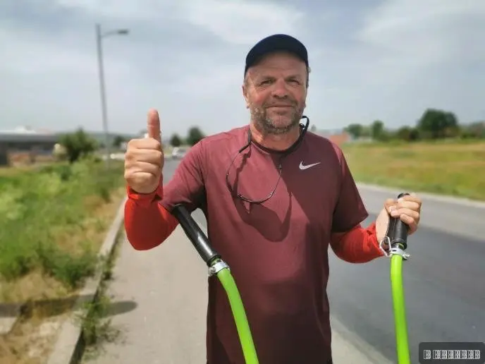 Prvi Srbin koji je prepešačio Bajkalsko jezero ima novu misiju: Ivan kreće od Gračanice do Ostroga za pomoć malenoj Jani - humano hodočašće dugo 300 kilometara