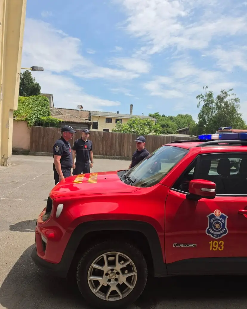 Bravo heroji: Vraćajući se sa intervencije vatrogasci-spasioci iz Šapca spasili trudnicu (FOTO)