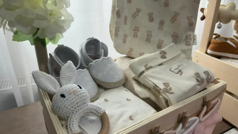 Ovu su trenutno najpopularnije gajbice u Čačku o kojima svi pričaju: Tri sestre počele da prave jedinstvene poklone za bebe (FOTO)