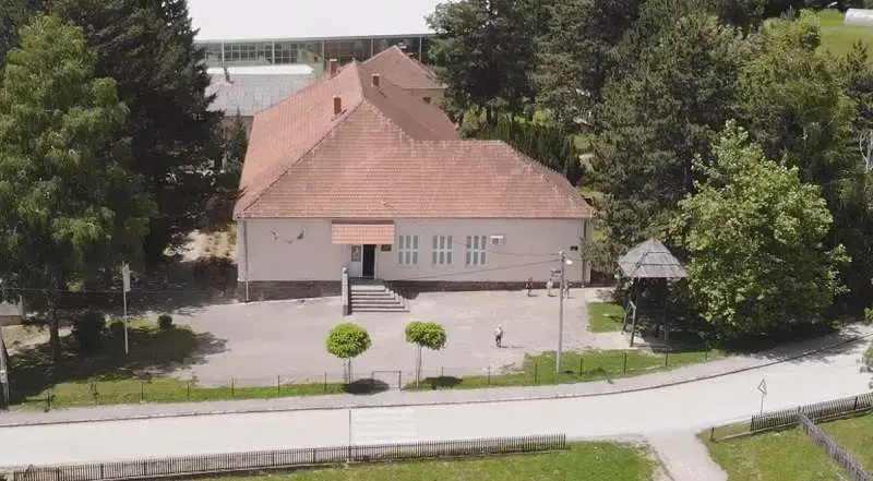 Nije kao druge, ovu seosku školu pohađa preko 100 đaka: Zamenjen sistem grejanja u učionicama, a biće ugrađeni i solarni paneli