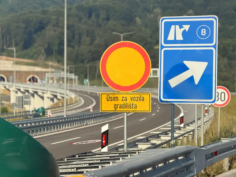 Kamioni čekaju i po tri sata na izlazu iz Srbije: Najveća zadržavanja na Batrovcima i Horgošu, na naplatnim rampama bez gužvi