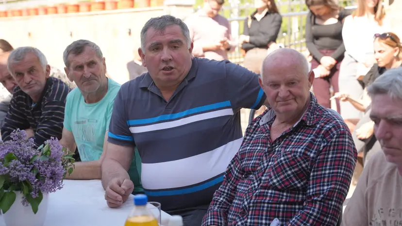 Mladi Dragačevci ostaju na dedovini i lepo žive: Đorđe poručuje - svi veliki problemi su nam rešeni, sada čekamo vrtić jer je dece sve više (FOTO)