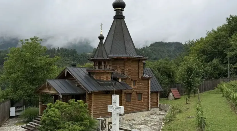 Jedinstvena svetinja u Srbiji, posvećena poslednjoj ruskoj carskoj porodici: Ovo je manastir Svetih carstvenih mučenika Romanovih kod Bajine Bašte