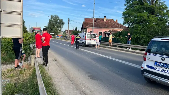 Vozilo Hitne pomoći udarilo ženu u Čačku / foto: RINA