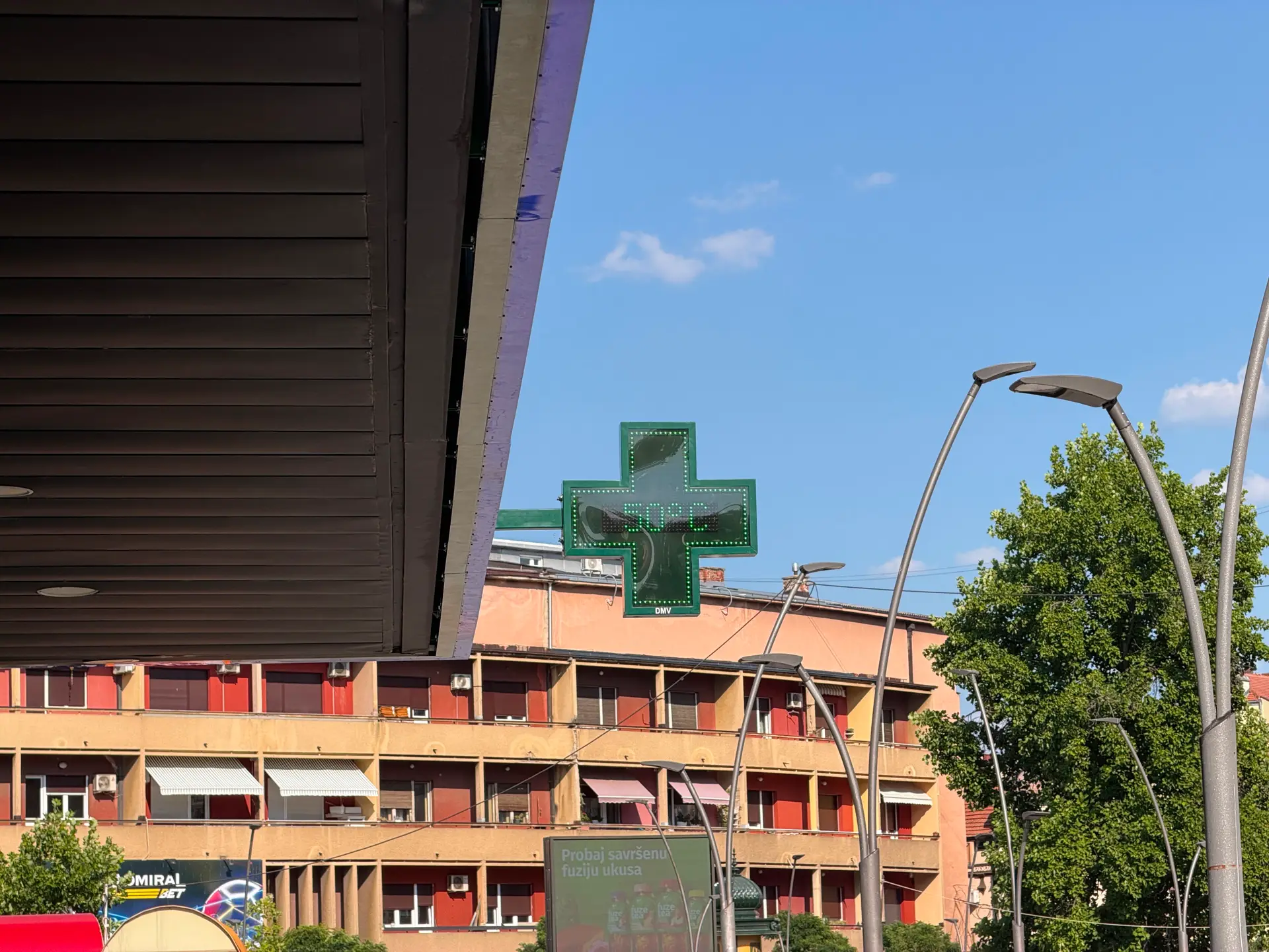 Pedeset stepeni izmereno u centru grada: Čačak danas liči na grad duhova, zbog ogromne vrućine napolje je izašao samo ko je morao (FOTO)