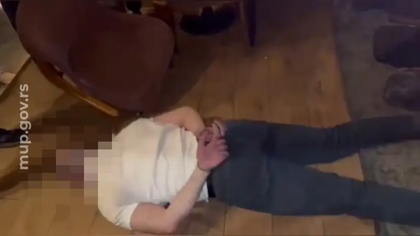 Državljanin Crne Gore uhapšen u Beogradu: Sumnja se na falsifikovanje isprava, dovodi se u vezu sa kriminalnom grupom (VIDEO)