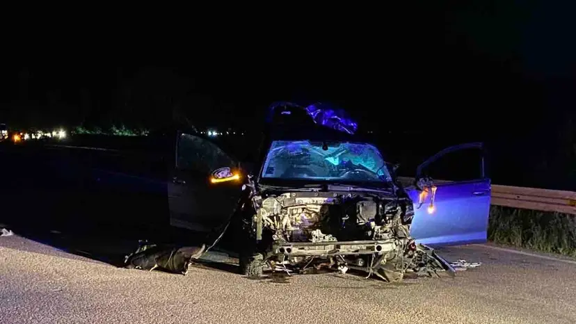 Mladić (20) poginuo u saobraćajnoj nesreći na putu Raška–Kraljevo: Sa njim u autu bile još dve osobe (FOTO)