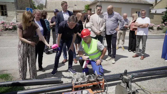Apatin - ministar Glišić obišao radove na rekonstrukciji vodovodne mreže /foto:RINA