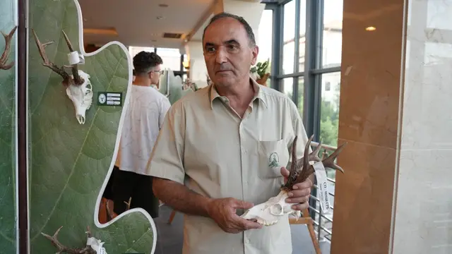 Zoran Adamović, upravnik lovišta „Takovo 1”, na izložbi trofeja srneće divljači - Foto: Jovan Nikolić/RINA