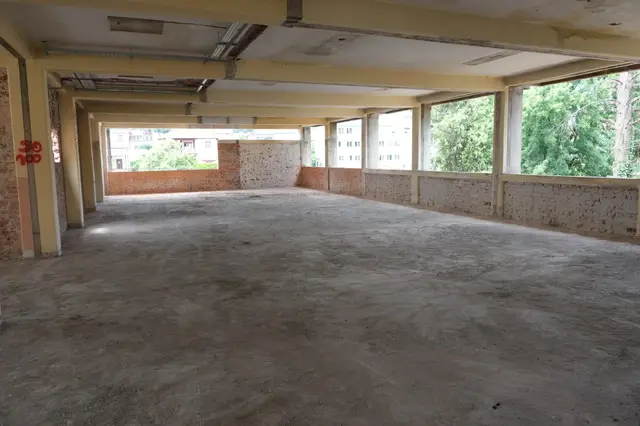 Leskovac – Glišić obišao rekonstrukciju Dečjeg dispanzera – Foto: RINA