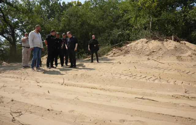 Požar u Deliblatskoj peščari i obilazak Ivice Dačića - Foto: Ministarstvo unutrašnjih poslova Srbije