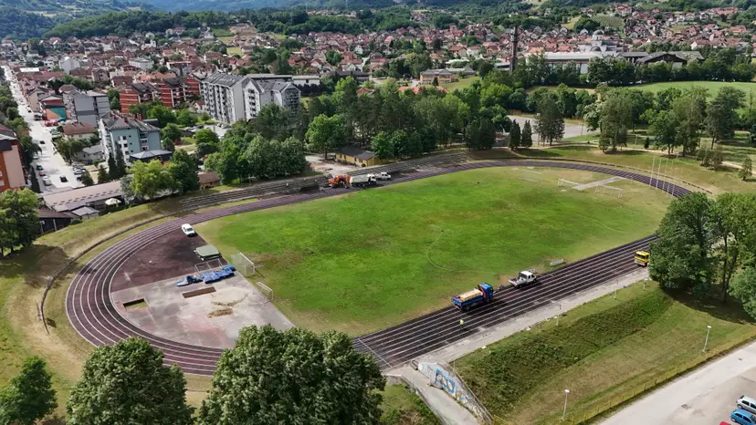 Ovaj stadion biće ponos opštine na zapadu Srbije: Preko 200 miliona ulaže se u sportsku infrastrukturu Bajine bašte - spremna da dočeka čuvene MOSI igre (FOTO)(VIDEO)