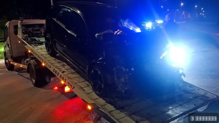 Direktan sudar u Čačku, ima povređenih: Zakucali se vozači jedan u drugog, delovi rasuti po kolovozu (FOTO)