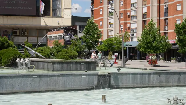 Čačak – visoke temperature ispraznile ulice, poluprazni kafići i tek poneki prolaznik – Foto: RINA