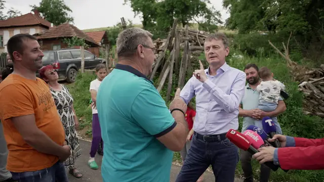 Glišić u poseti porodici Gerzić u Viči  Foto RINA