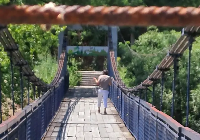 Viseći most preko Lima u starom Priboju zatvoren do daljeg/ Foto: Opština Priboj